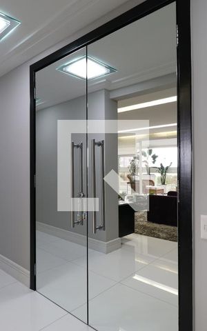 Apartamento à venda com 366m², 5 quartos e 5 vagasCorredor