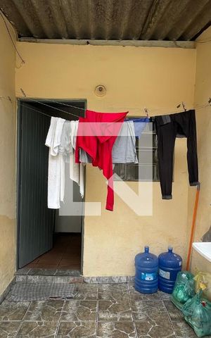 Casa à venda com 300m², 8 quartos e 3 vagas Casa à venda com 300m², 8 quartos e 3 vagasCasa 4 Área de Serviço