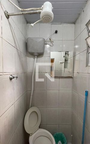 Casa à venda com 300m², 8 quartos e 3 vagas Casa à venda com 300m², 8 quartos e 3 vagasCasa 4 Banheiro