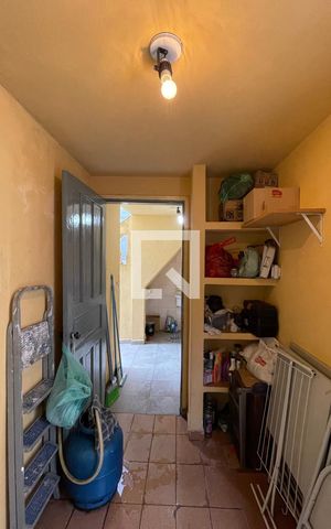 Casa à venda com 300m², 8 quartos e 3 vagas Casa à venda com 300m², 8 quartos e 3 vagasÁrea Comum
