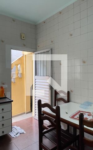 Casa à venda com 300m², 8 quartos e 3 vagas Casa à venda com 300m², 8 quartos e 3 vagasCasa 1 Cozinha
