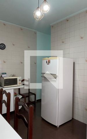 Casa à venda com 300m², 8 quartos e 3 vagas Casa à venda com 300m², 8 quartos e 3 vagasCasa 1 Cozinha