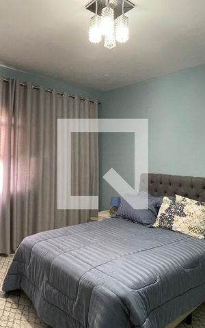 Casa à venda com 300m², 8 quartos e 3 vagas Casa à venda com 300m², 8 quartos e 3 vagasCasa 2 Quarto 1