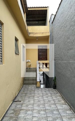 Casa à venda com 300m², 8 quartos e 3 vagas Casa à venda com 300m², 8 quartos e 3 vagasÁrea Comum - Entrada