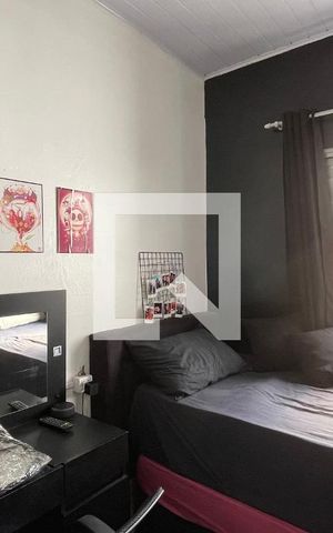 Casa à venda com 300m², 8 quartos e 3 vagas Casa à venda com 300m², 8 quartos e 3 vagasCasa 5 Quarto 1