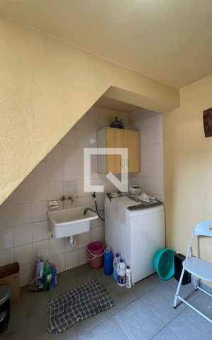 Casa à venda com 300m², 8 quartos e 3 vagas Casa à venda com 300m², 8 quartos e 3 vagasCasa 1 Área de Serviço