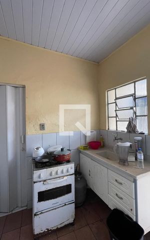 Casa à venda com 300m², 8 quartos e 3 vagas Casa à venda com 300m², 8 quartos e 3 vagasCasa 4 Cozinha