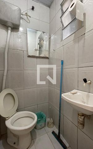 Casa à venda com 300m², 8 quartos e 3 vagas Casa à venda com 300m², 8 quartos e 3 vagasCasa 4 Banheiro