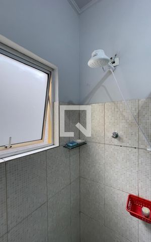 Casa à venda com 300m², 8 quartos e 3 vagas Casa à venda com 300m², 8 quartos e 3 vagasCasa 1 Banheiro