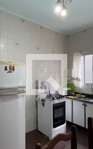 Casa à venda com 300m², 8 quartos e 3 vagas Casa à venda com 300m², 8 quartos e 3 vagasCasa 1 Cozinha