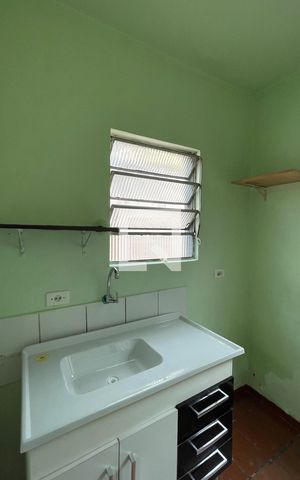 Casa à venda com 300m², 8 quartos e 3 vagas Casa à venda com 300m², 8 quartos e 3 vagasCasa 3 Cozinha