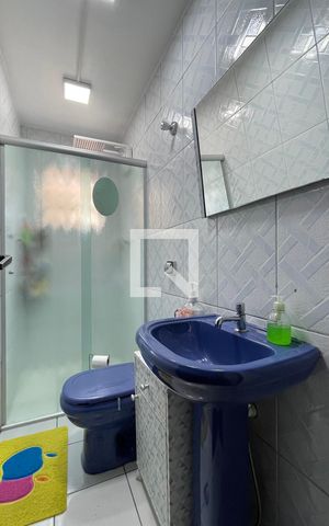 Casa à venda com 300m², 8 quartos e 3 vagas Casa à venda com 300m², 8 quartos e 3 vagasCasa 5 Banheiro