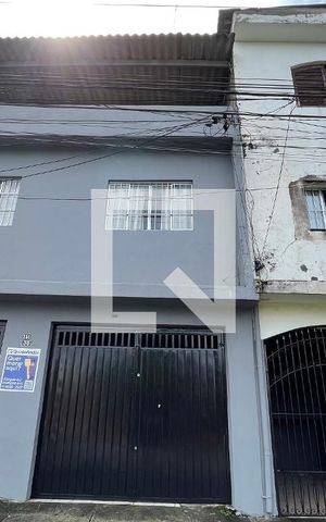 Casa à venda com 300m², 8 quartos e 3 vagas Casa à venda com 300m², 8 quartos e 3 vagasFachada