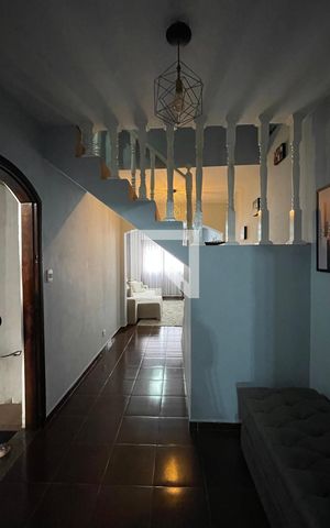 Casa à venda com 300m², 8 quartos e 3 vagas Casa à venda com 300m², 8 quartos e 3 vagasCasa 2