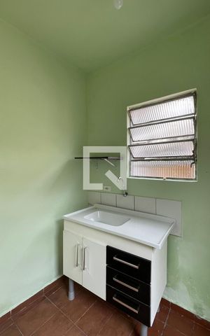 Casa à venda com 300m², 8 quartos e 3 vagas Casa à venda com 300m², 8 quartos e 3 vagasCasa 3 Cozinha