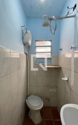Casa à venda com 300m², 8 quartos e 3 vagas Casa à venda com 300m², 8 quartos e 3 vagasCasa 3 Banheiro