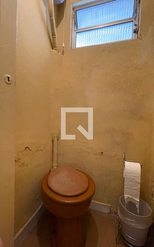 Casa à venda com 300m², 8 quartos e 3 vagas Casa à venda com 300m², 8 quartos e 3 vagasCasa 1 Lavabo Externo