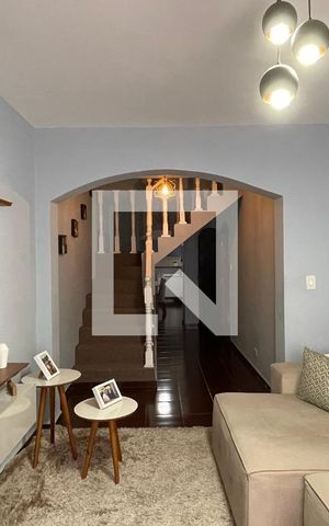 Casa à venda com 300m², 8 quartos e 3 vagas Casa à venda com 300m², 8 quartos e 3 vagasCasa 2 Sala