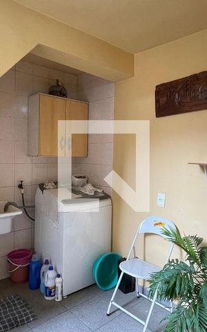 Casa à venda com 300m², 8 quartos e 3 vagas Casa à venda com 300m², 8 quartos e 3 vagasCasa 1 Área de Serviço
