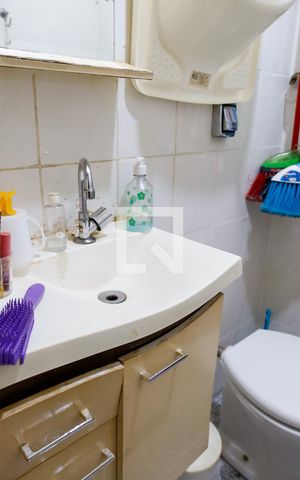 Apartamento à venda com 138m², 4 quartos e 2 vagas Apartamento à venda com 138m², 4 quartos e 2 vagasLavabo