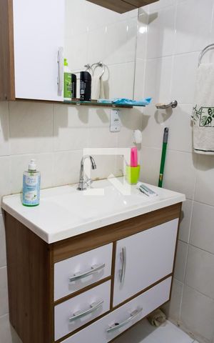 Apartamento à venda com 138m², 4 quartos e 2 vagas Apartamento à venda com 138m², 4 quartos e 2 vagasBanheiro