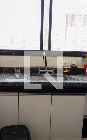 Apartamento à venda com 138m², 4 quartos e 2 vagas Apartamento à venda com 138m², 4 quartos e 2 vagasCozinha