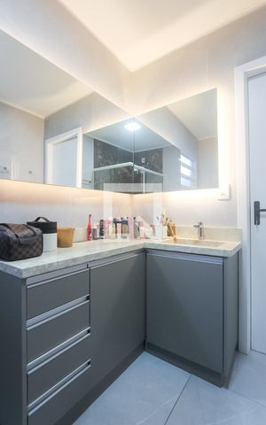 Apartamento à venda com 90m², 3 quartos e 1 vaga Apartamento à venda com 90m², 3 quartos e 1 vagaBanheiro social