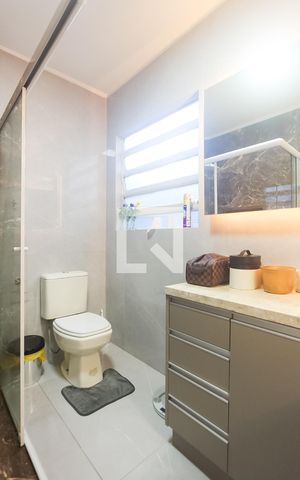 Apartamento à venda com 90m², 3 quartos e 1 vaga Apartamento à venda com 90m², 3 quartos e 1 vagaBanheiro social