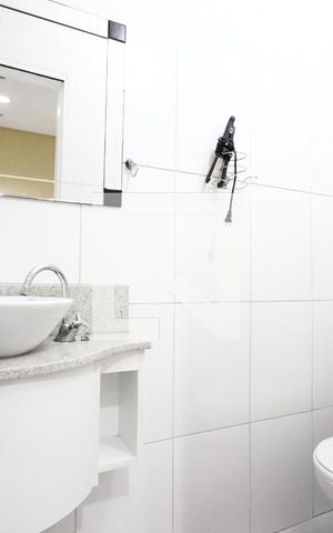 Casa à venda com 250m², 3 quartos e 1 vagaBanheiro Casa 2