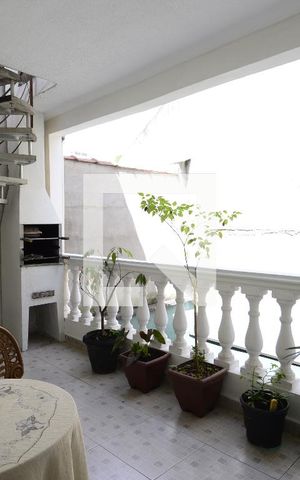 Casa à venda com 250m², 3 quartos e 1 vagaÁrea de Serviço