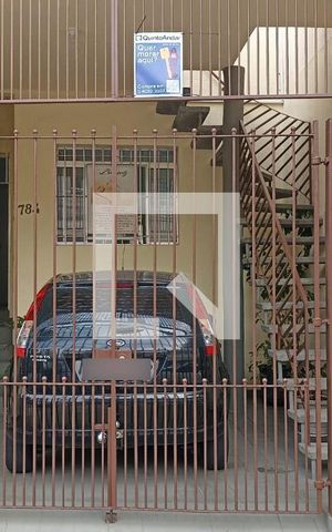 Casa à venda com 250m², 3 quartos e 1 vaga Casa à venda com 250m², 3 quartos e 1 vagaFachada