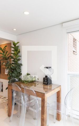 Apartamento à venda com 85m², 3 quartos e 2 vagas Apartamento à venda com 85m², 3 quartos e 2 vagasVaranda