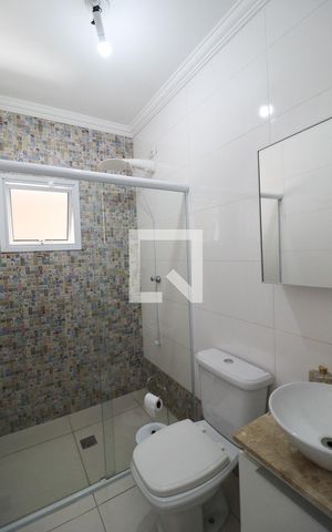 Casa à venda com 154m², 3 quartos e 2 vagas Casa à venda com 154m², 3 quartos e 2 vagasBanheiro