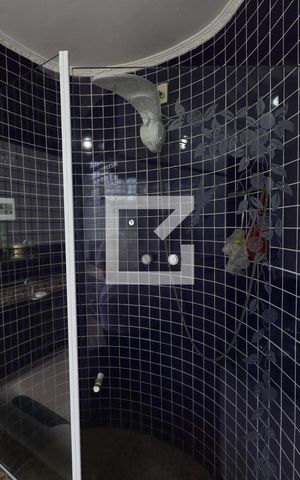 Casa à venda com 246m², 3 quartos e 3 vagasBanheiro da Suíte 1
