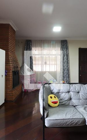 Casa à venda com 246m², 3 quartos e 3 vagasSala