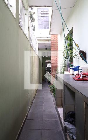 Casa à venda com 246m², 3 quartos e 3 vagasCorredor