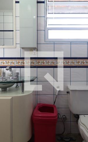 Casa à venda com 246m², 3 quartos e 3 vagasBanheiro da Suíte 1
