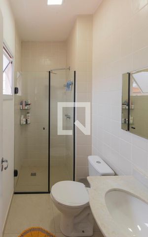 Casa de condomínio à venda com 90m², 3 quartos e 3 vagas Casa de condomínio à venda com 90m², 3 quartos e 3 vagasBanheiro da Suíte