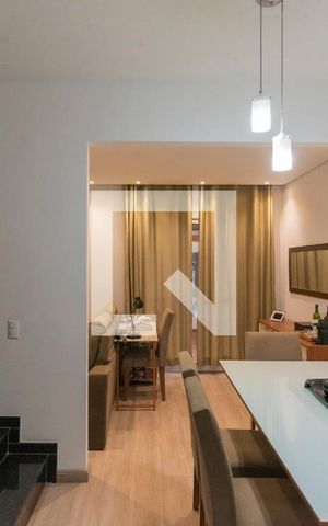 Casa de condomínio à venda com 90m², 3 quartos e 3 vagas Casa de condomínio à venda com 90m², 3 quartos e 3 vagasSala