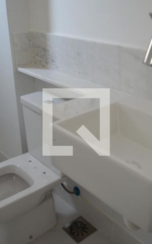 Apartamento à venda com 179m², 5 quartos e 4 vagasBanheiro da Suite 2
