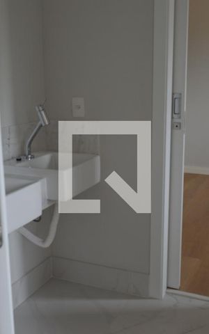 Apartamento à venda com 179m², 5 quartos e 4 vagasBanheiro da Suite 3 e 4