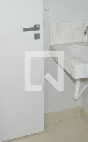 Apartamento à venda com 179m², 5 quartos e 4 vagasBanheiro do Quarto de Serviço