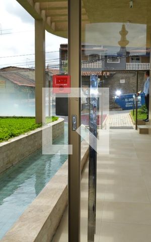 Apartamento à venda com 179m², 5 quartos e 4 vagasFachada e portaria