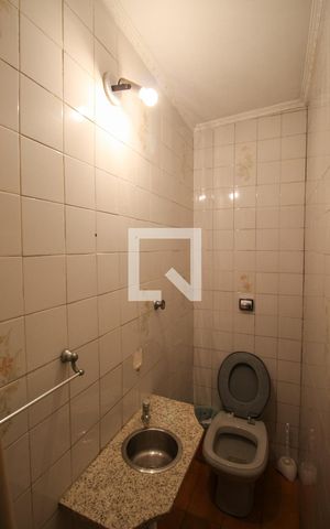 Casa à venda com 350m², 3 quartos e 2 vagas Casa à venda com 350m², 3 quartos e 2 vagasBanheiro 2