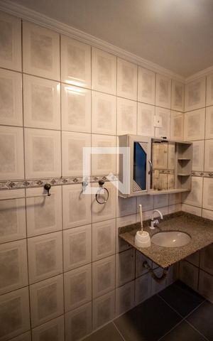 Casa à venda com 350m², 3 quartos e 2 vagas Casa à venda com 350m², 3 quartos e 2 vagasBanheiro