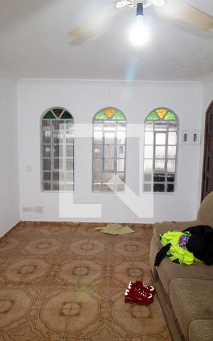 Casa à venda com 350m², 3 quartos e 2 vagas Casa à venda com 350m², 3 quartos e 2 vagasSala