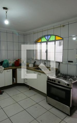 Casa à venda com 350m², 3 quartos e 2 vagas Casa à venda com 350m², 3 quartos e 2 vagasCozinha
