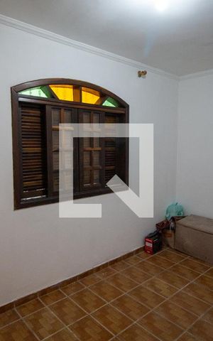 Casa à venda com 350m², 3 quartos e 2 vagas Casa à venda com 350m², 3 quartos e 2 vagasQuarto 2