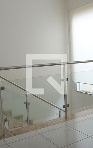 Casa à venda com 275m², 3 quartos e 8 vagasEscritório