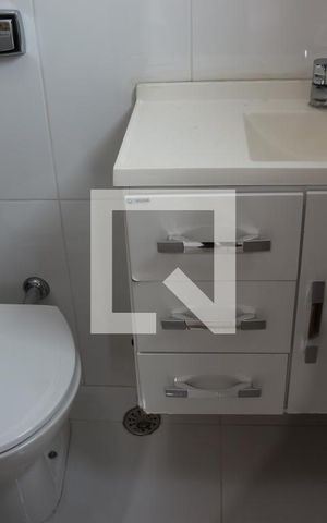 Casa à venda com 275m², 3 quartos e 8 vagasBanheiro suíte 2